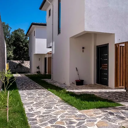Villa Savaya 2 *